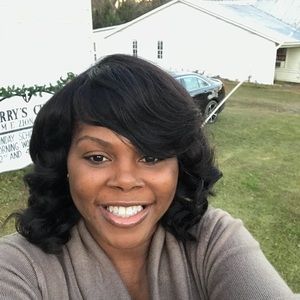 Meet your Posher, Denise